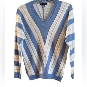 Pretty Garden Woman’s V-Neck Sweater